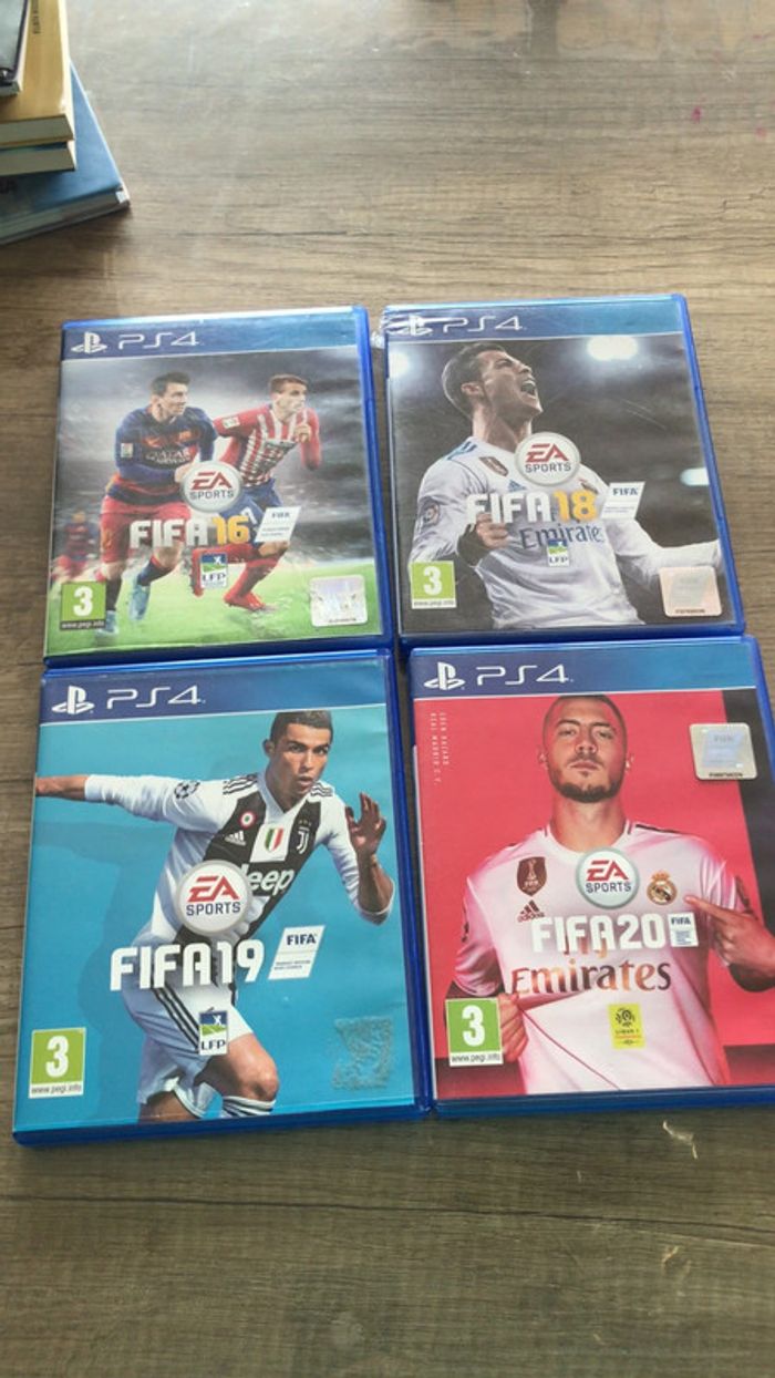 Lot de 4jeux ps4 fifa