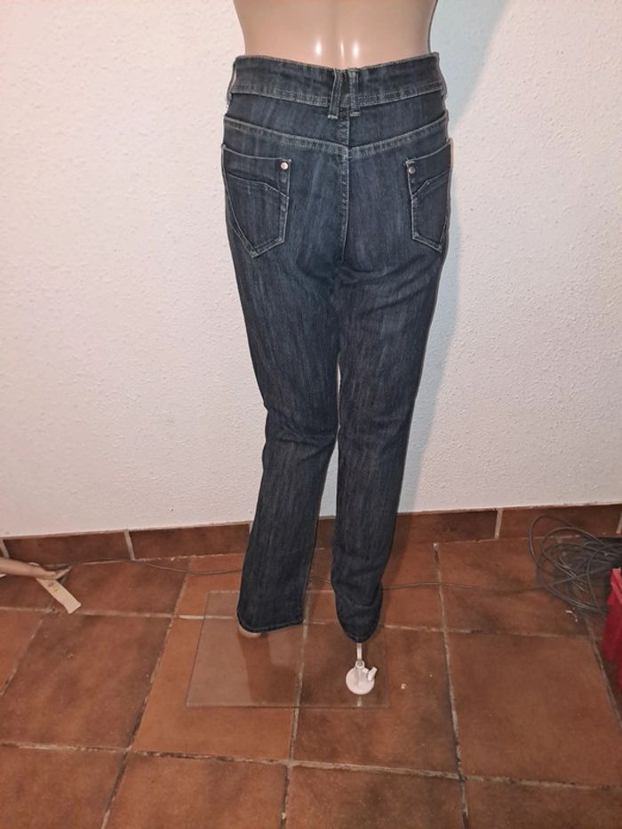Jean femme taille 40 - photo numéro 2