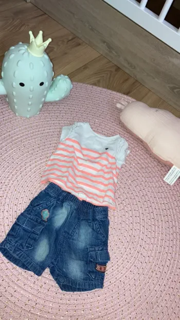 Short tissaia et haut kiabi 3 mois