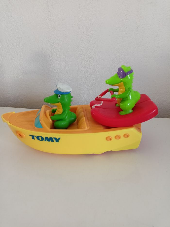 Crocodile en ski nautique jouet de bain tomy