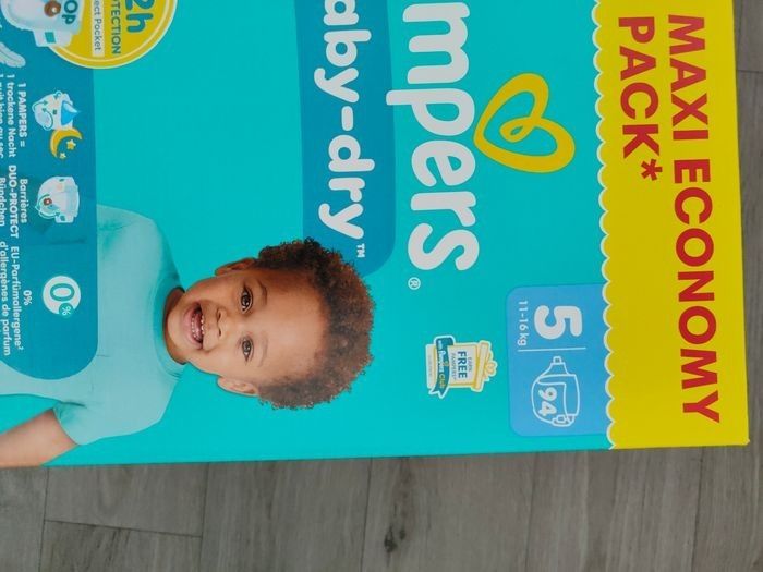 Couche pampers taille05 - photo numéro 2