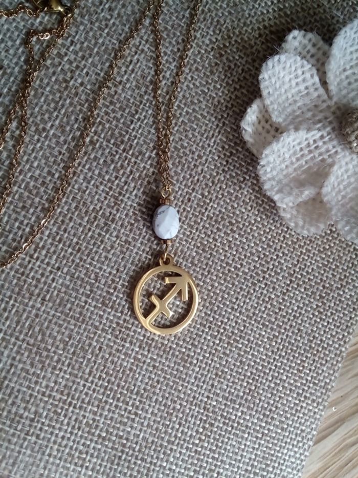 Collier signe astrologique sagittaire et pierre howlite naturelle à facettes - photo numéro 2