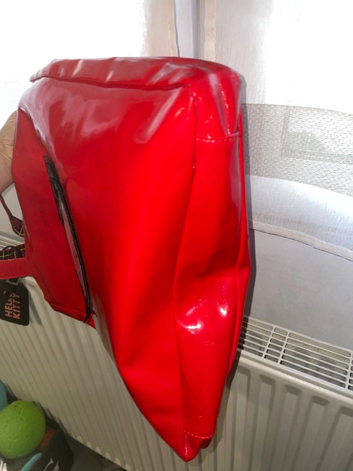 Sac Hello Kitty rouge vernis - photo numéro 8