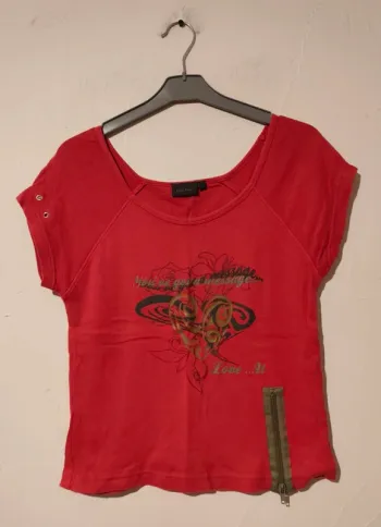 Joli tee-shirt Kiabi taille 1 ou 36;
