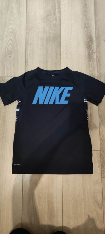 T shirt Nike dri fit garçon taille L 