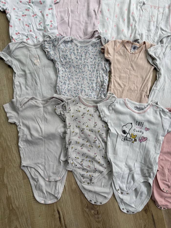 Lot 15 bodies fille taille  2-3 ans - photo numéro 4