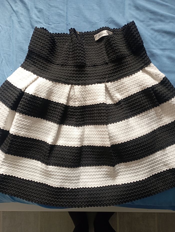 Jupe taille haute rayée noir et blanc