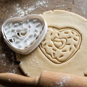 Emporte-pièce Cœur Donut - Découpoir Biscuit et Pâte à Sucre Gourmand