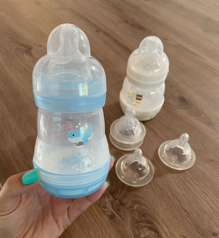 Lot de 2 biberons MAM + tétines - photo numéro 3