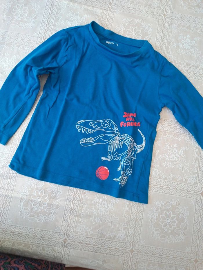 Tee-shirt bleu dinosaure 4 ans - photo numéro 2