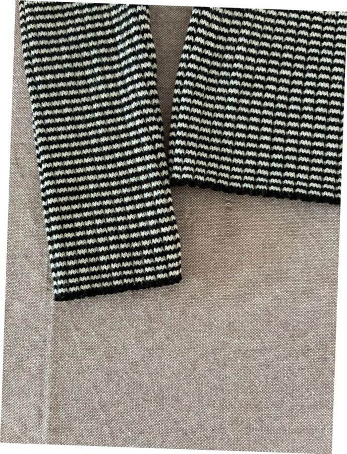 Pull Levis noir et blanc taille S en parfait état - photo numéro 6