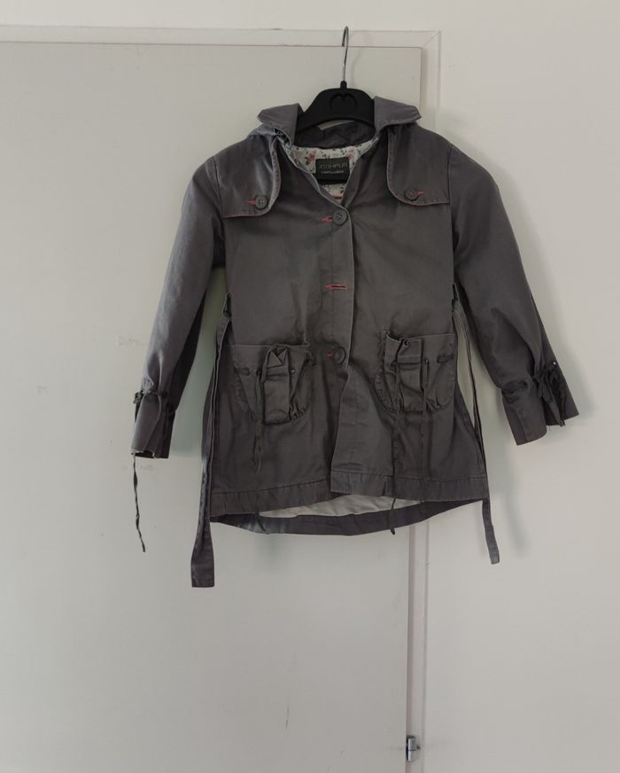 Manteau demi saison marque Jodhpur taille 6 ans pour fille.