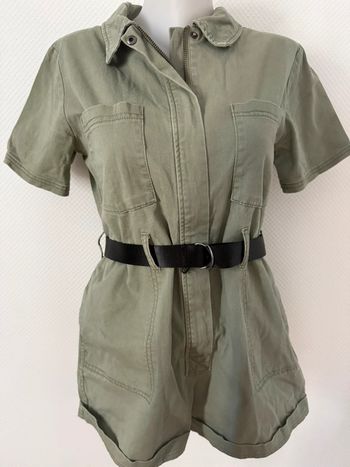 Combi short kaki en très bon état taille 34 suburban