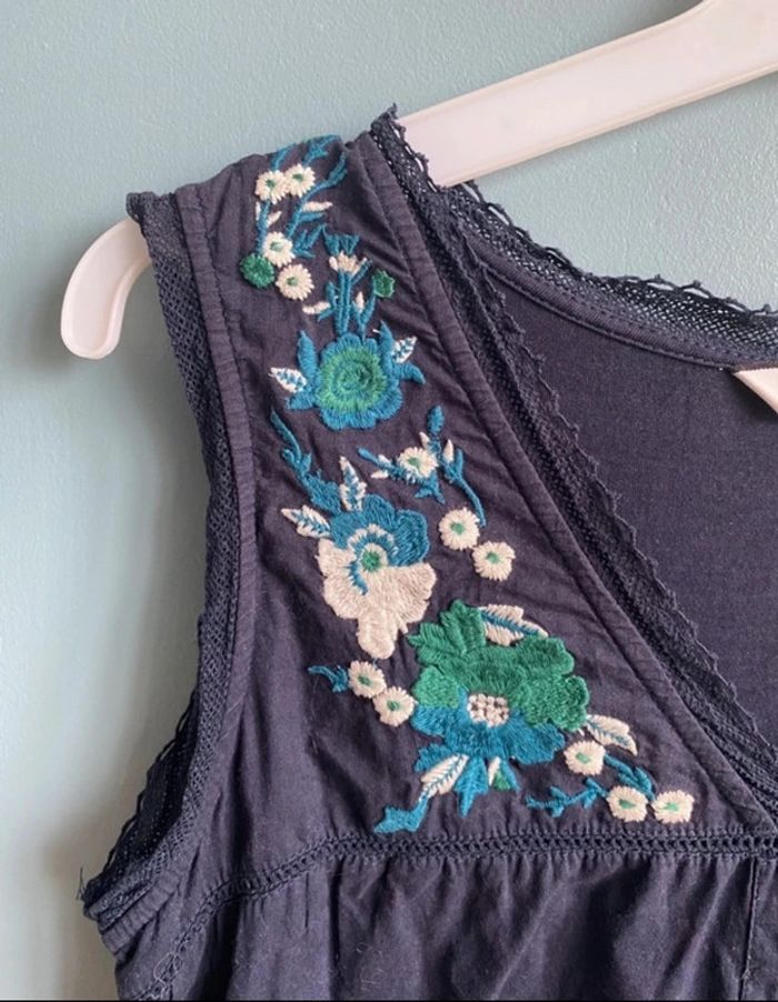 Chemisier débardeur sans manches avec broderies - photo numéro 2