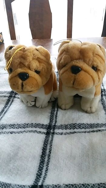 Peluche chien char pei