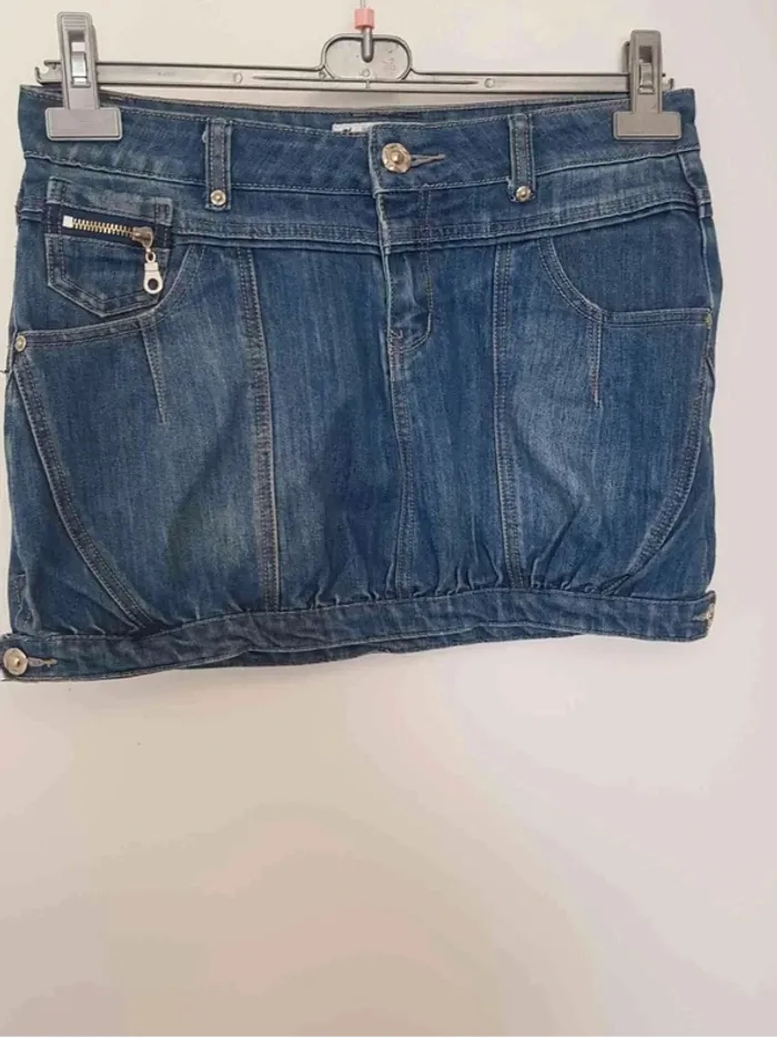 Jupe courte en  jean  taille 42