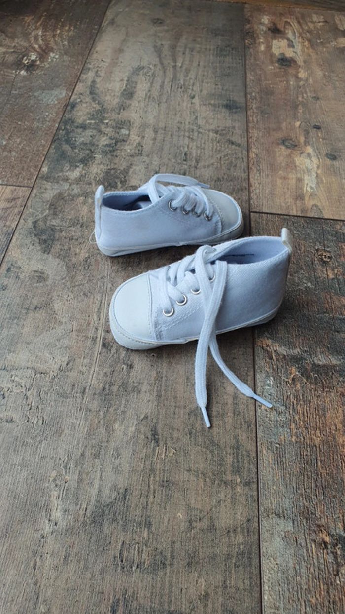 Chaussures 9 12 mois taille 18 en très bon état - photo numéro 4