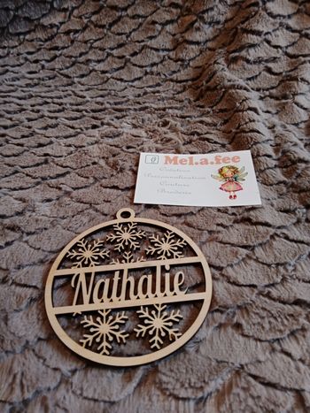 Boule de Noël personnalisée en bois