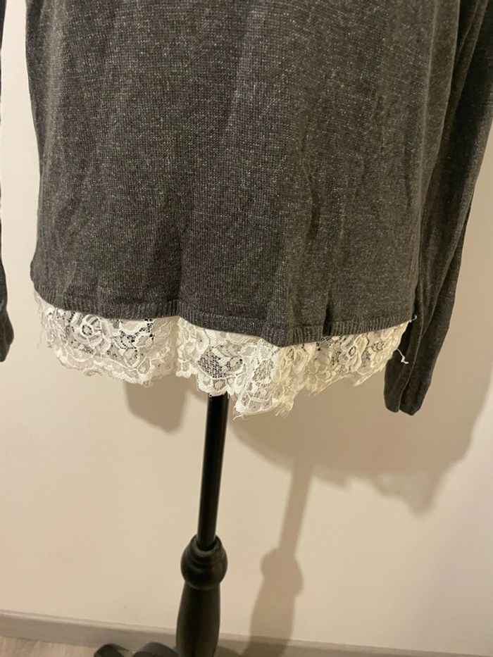 Pull gris à manches longues col rond dentelle blanc en bas neuf only taille L - photo numéro 4