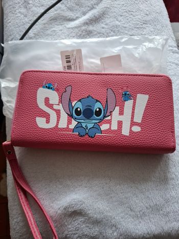 Magnifique portefeuille stitch neuf 