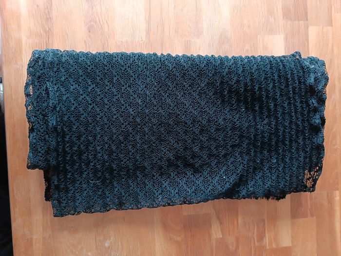 Dentelle de Calais noir neuf - photo numéro 4