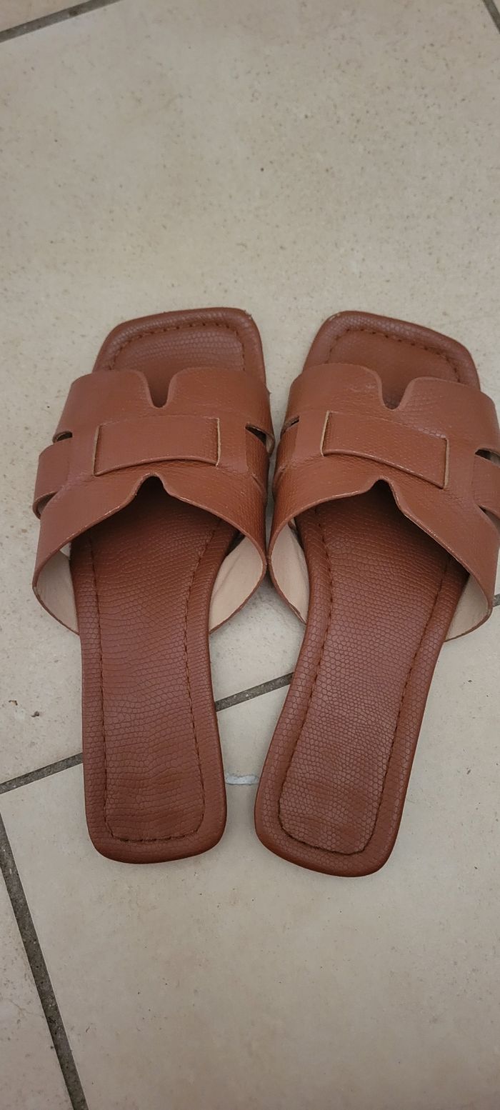 Vend sendale femme