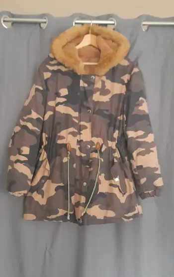 Manteau imprimé militaire