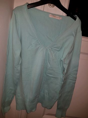 Pull col V Taille 2