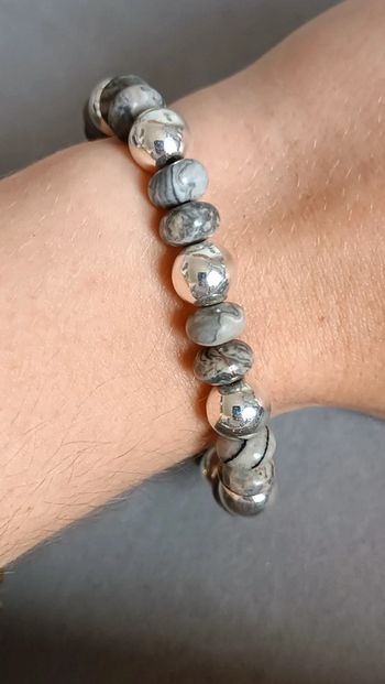 Joli bracelet en dolomites et hématites