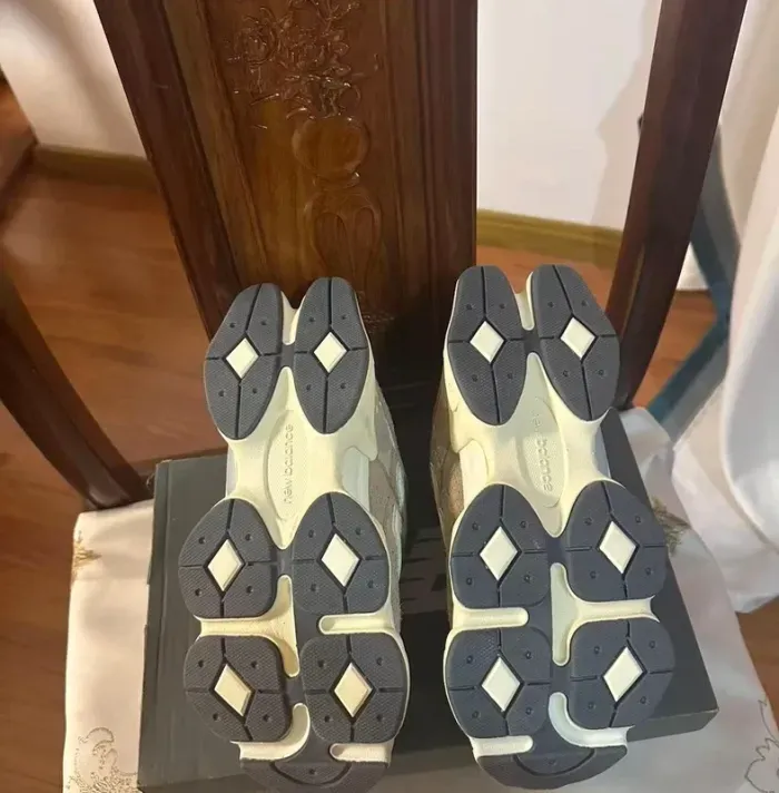 New Balance 9060 'Grey Matter' Taille 37 - photo numéro 5