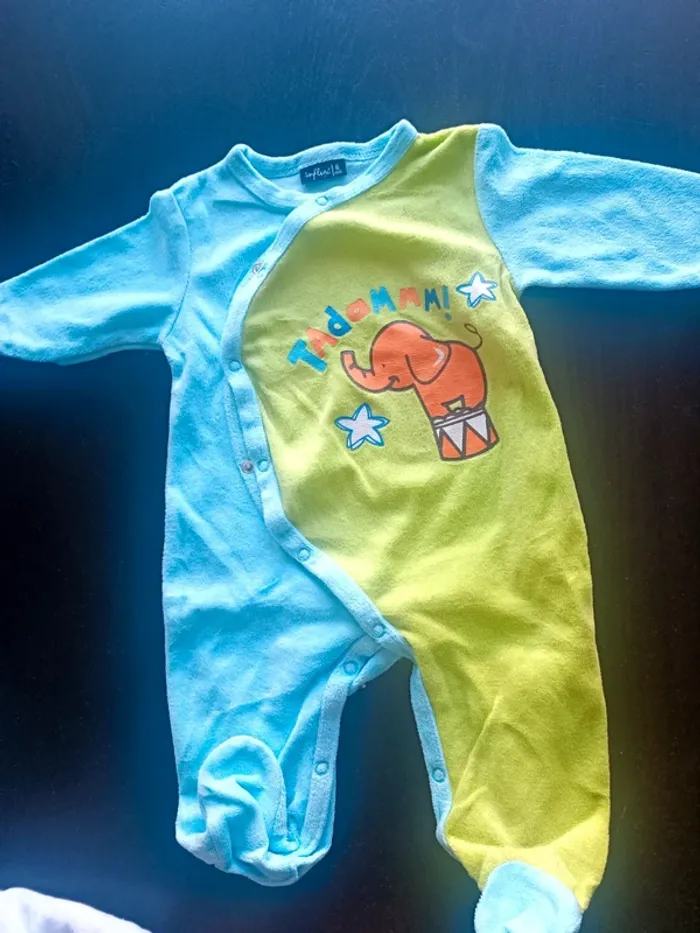 Lot pyjamas velours 6 mois - photo numéro 5