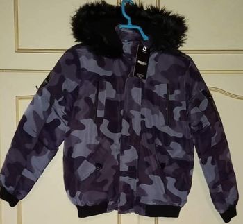 Blouson parka Deeluxe 14 ans neuf
Neuf 79,99euros