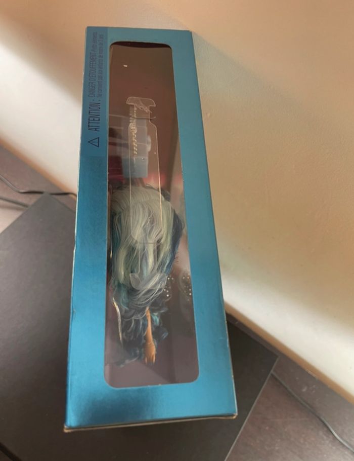 Poupée Rainbow High Skyler Bradshaw - Neuve scellée - Édition mode cheveux bleus - photo numéro 3