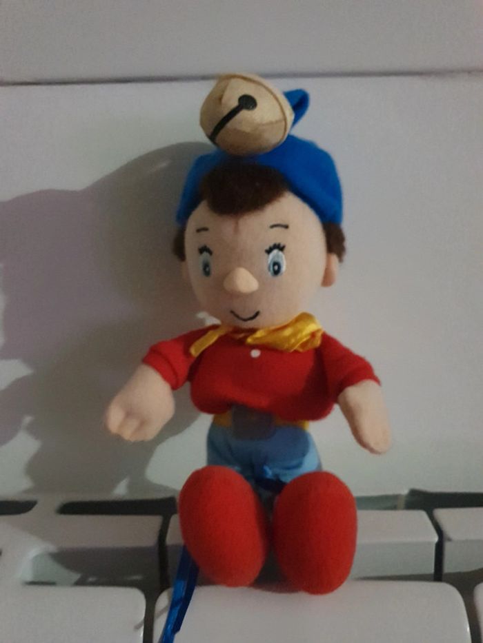 Peluches Oui oui - photo numéro 3