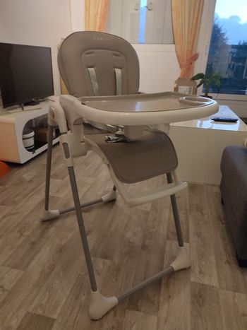 Chaise haute bébé