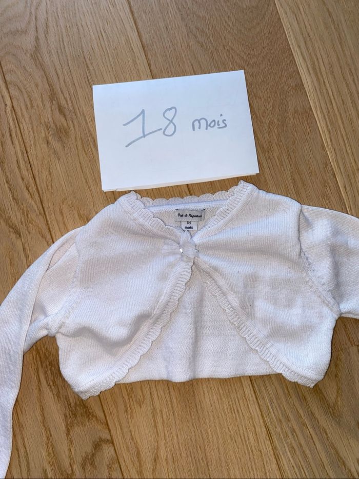 Boléro en laine léger blanc – 18 mois