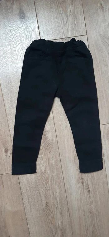 Pantalon slim gémo noir 4 ans état neuf