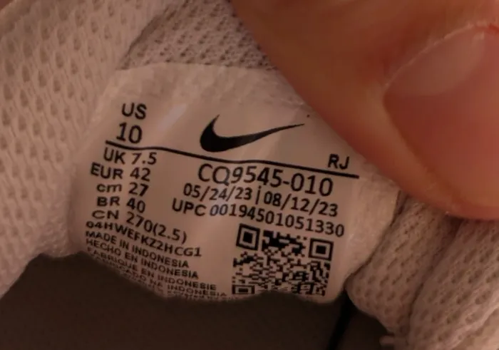 Baskets Nike Legend Essential 2 pour femme TBE - photo numéro 7