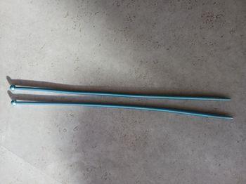 Aiguilles à tricoter n° 405 longueur 28 cm bleu