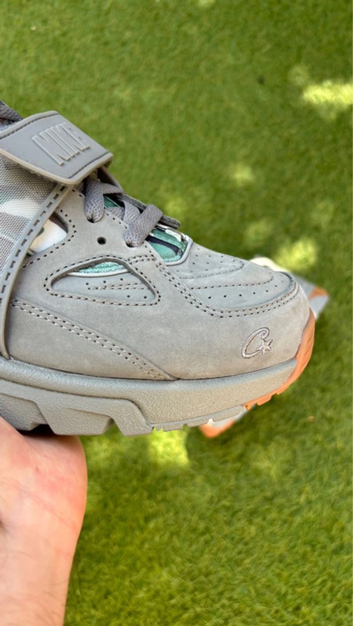 Nike air huarache x corteiz chaussure montante gris marron - photo numéro 2