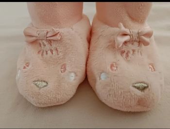 Chaussons en velours avec petit nœud pour bébé fille