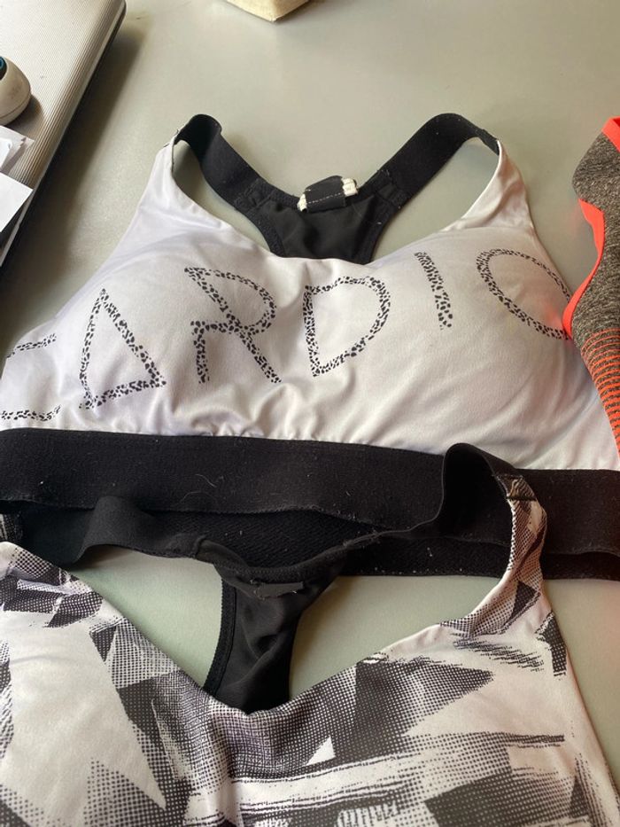 Brassière de sport femme - photo numéro 2