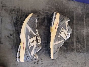 Baskets new Balance 1906 D neuve grise taille 39.5