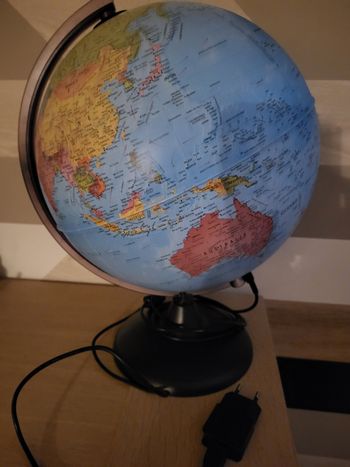 Globe terrestre lumineux