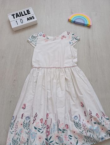 Jolie robe taille 10ans