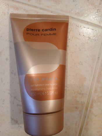 Lait corporel parfumé pour femme Pierre Cardin
