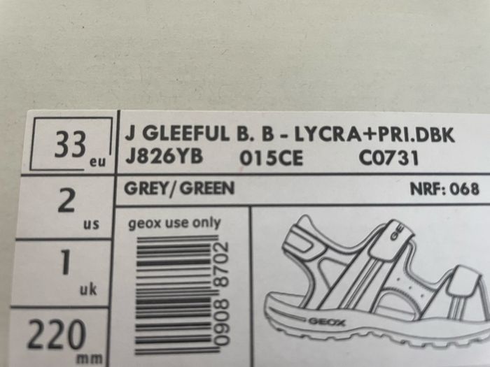 Chaussures Sandales Claquettes de la marque Geox Pointure 33 neuves en boîtes d’origine  Neuf - photo numéro 3