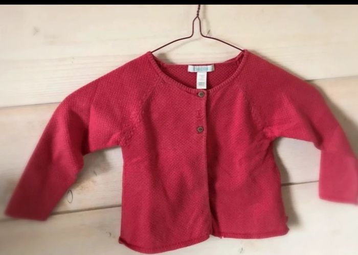 Gilet rose foncé Obaïbi 18 mois parfait état