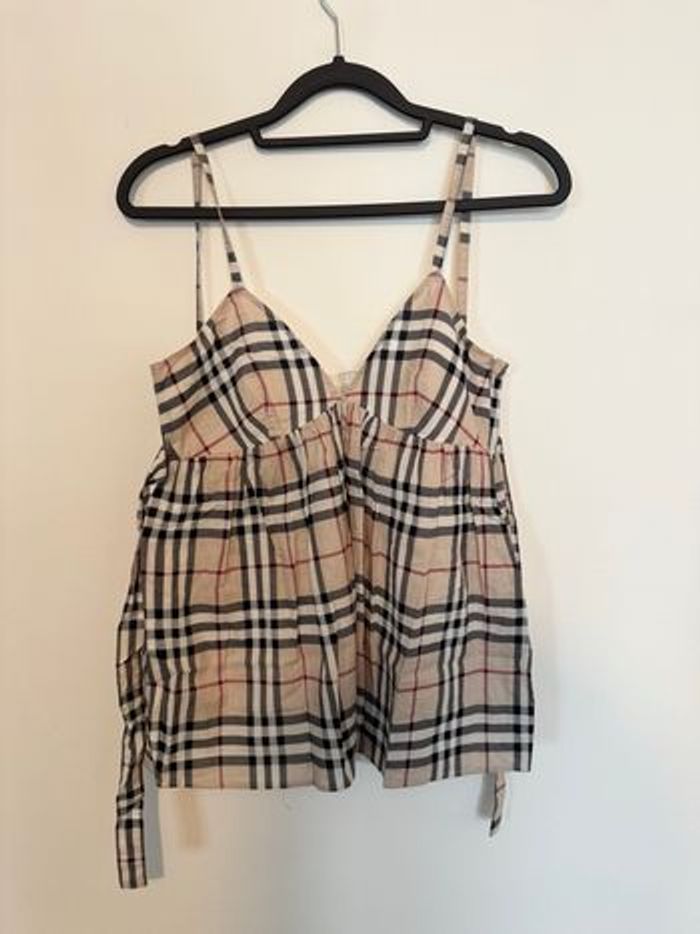 Top Burberry tartan