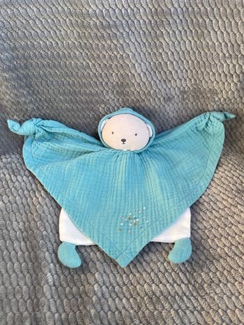 Doudou plat ours bio gaze de coton bleu petits pas Kaloo